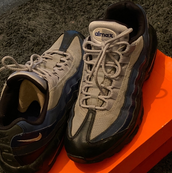 shoes - Picture 2 of 4